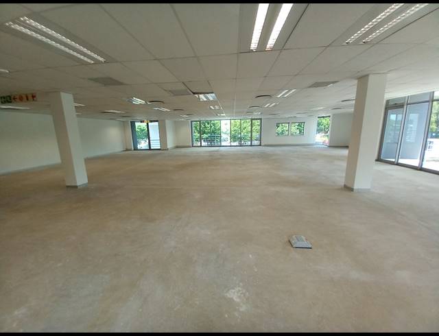 329M² OFFICE TO LET IN BRYANSTON